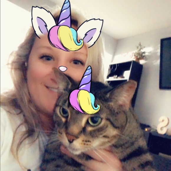 Meet your Posher, Hayley. Animal and sushi lover! - Picture 1 of 1